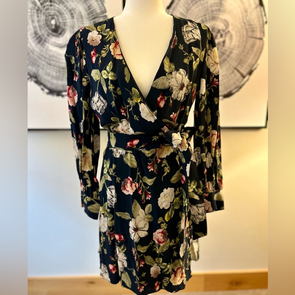 Alice + Olivia Navy Floral Long Sleeve Dress